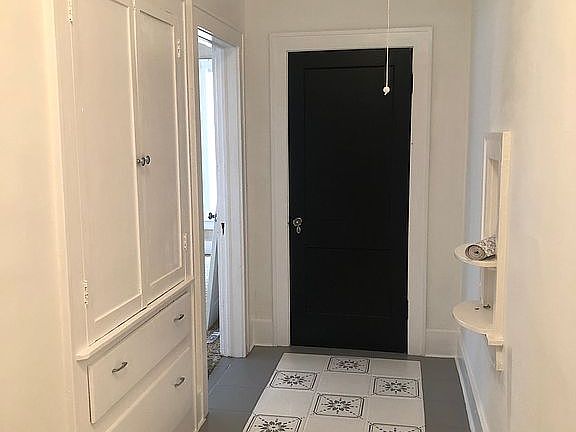 5th image of 1105 NE 17th St
