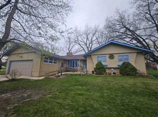 916 1st St NE, Oelwein, IA