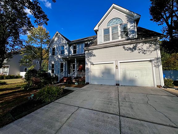 2nd image of 815 Cedarwood Ct