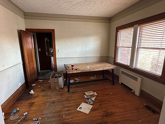4th image of 417 Woodlawn Ave