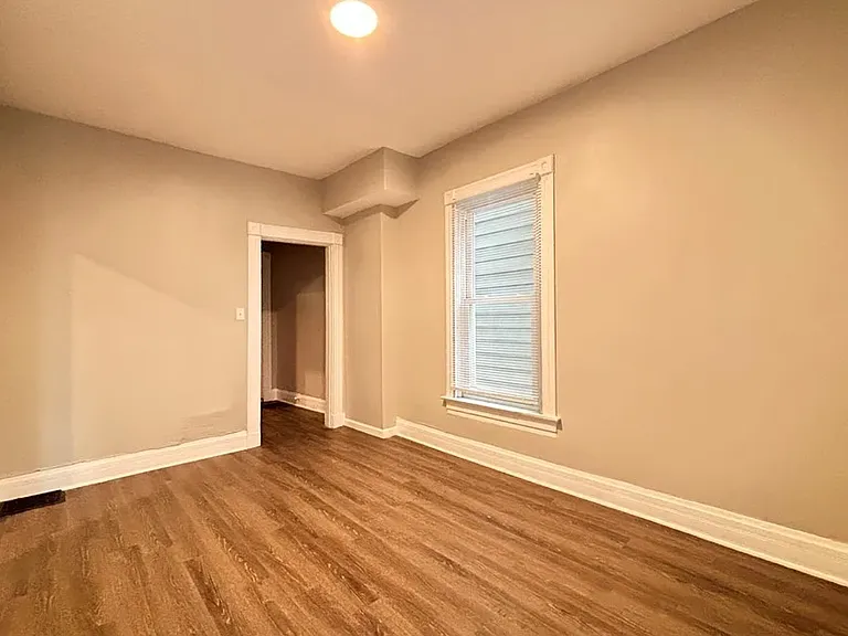 3131 Harvard Ave — Photo 5