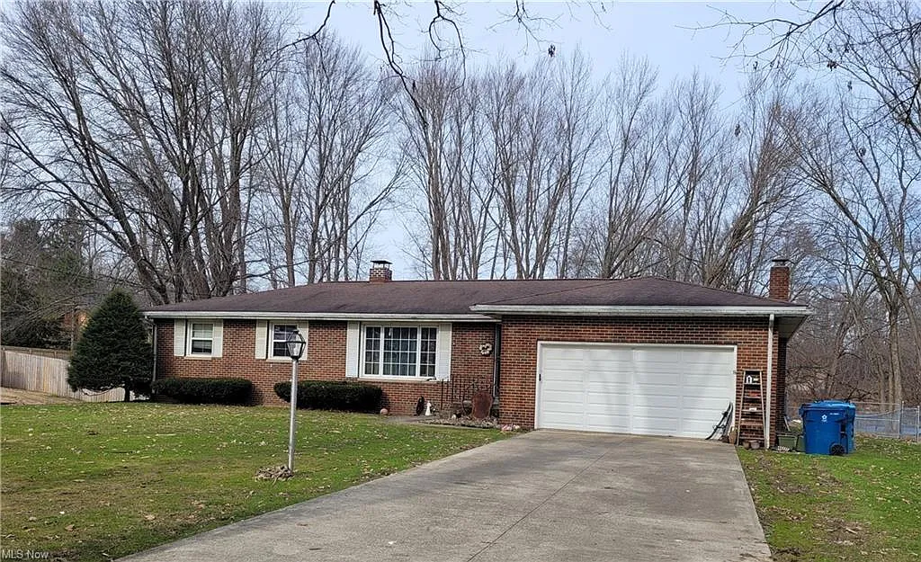 1089 Green Valley Dr photo 1