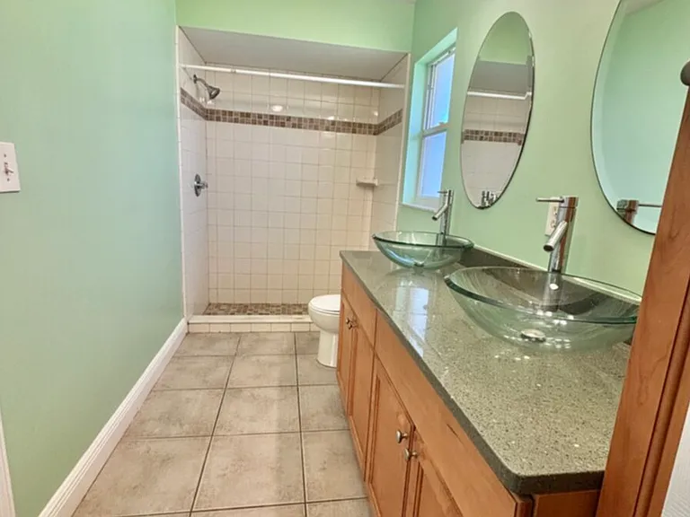 4343 SW Sands Blvd — Photo 17