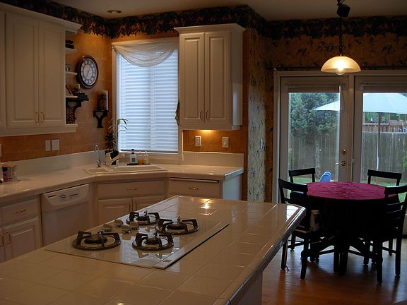 Gourmet Kitchen