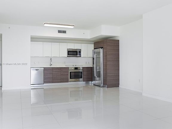 3rd image of 1010 SW 2nd Ave Unit 1707