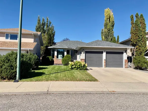 18 S Heritage Close W, Lethbridge, AB T1K 6R9