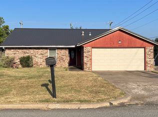 100 N Spruce Ave, Bartlesville, OK 74006