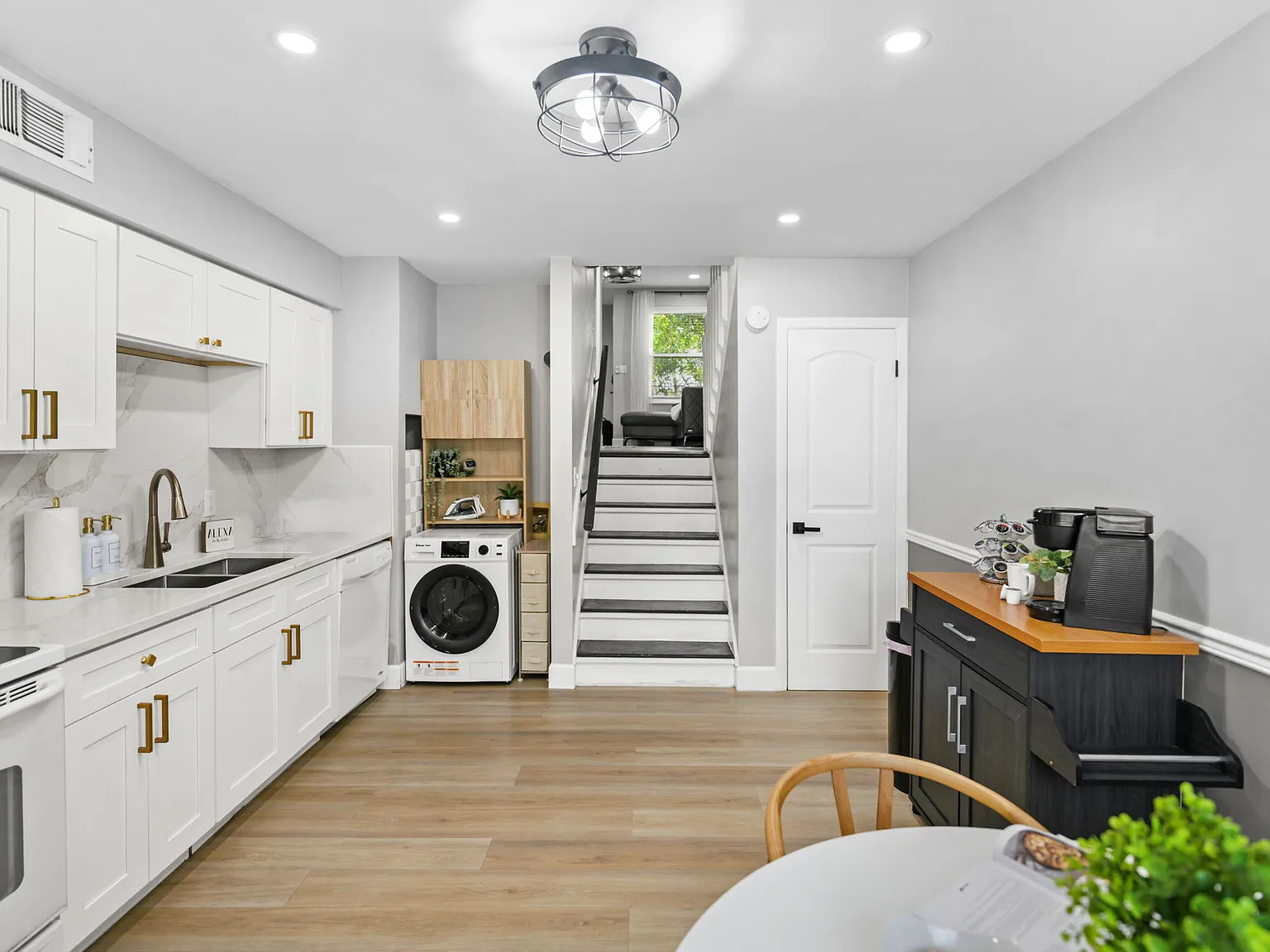 2 bed, $3,500 — Photo 2
