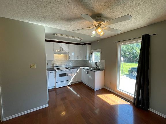5th image of 5448 38a Ave NW