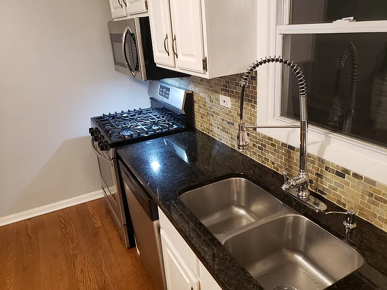 5643 N Karlov Ave #2 — Photo 11