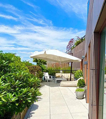 Sold by Compass | media 17