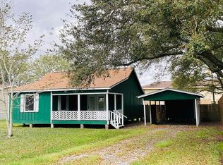 216 W Pine Ave, Winnie, TX 77665