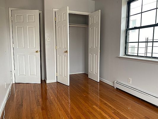 3rd image of 229 Marion St #2