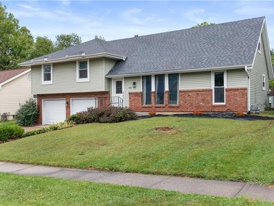 3723 NE Chapel Dr, Lees Summit, MO, 64064