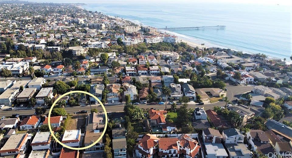 1st image of 214 W Mariposa