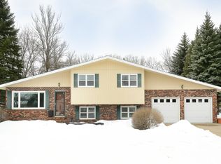 6302 Lake Dr, Grand Forks, ND 58201