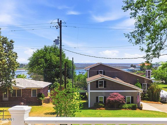 3rd image of 710 Hughes Road