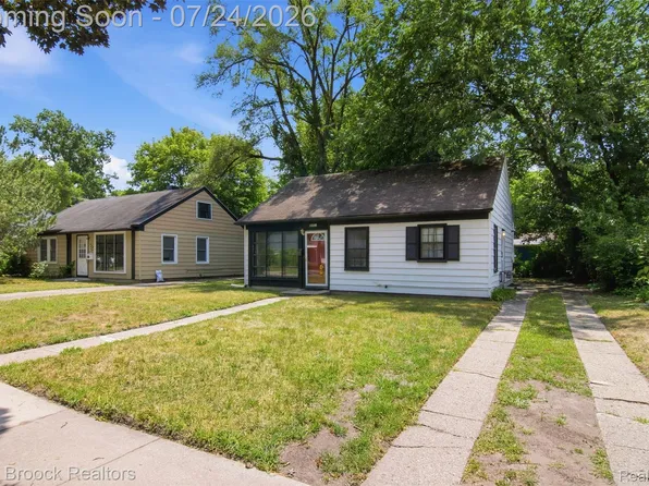 10431 Corning St, Oak Park, MI 48237