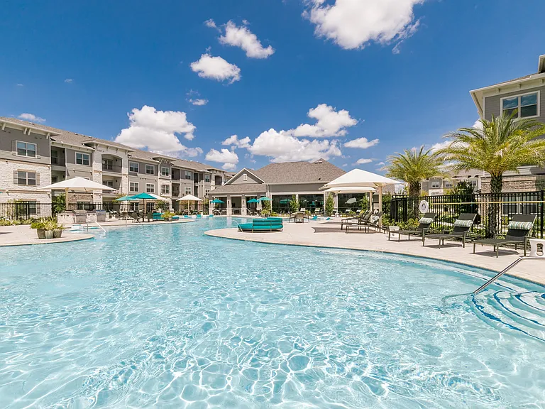 Cue Luxury Apartments — Photo 40