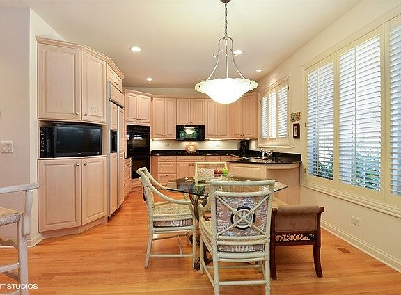 4th image of 835 Turnberry Ln