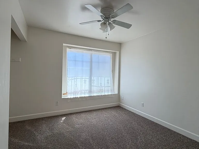 424 Oakmont Dr — Photo 33