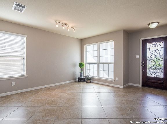 4th image of 2938 Post Oak Cir