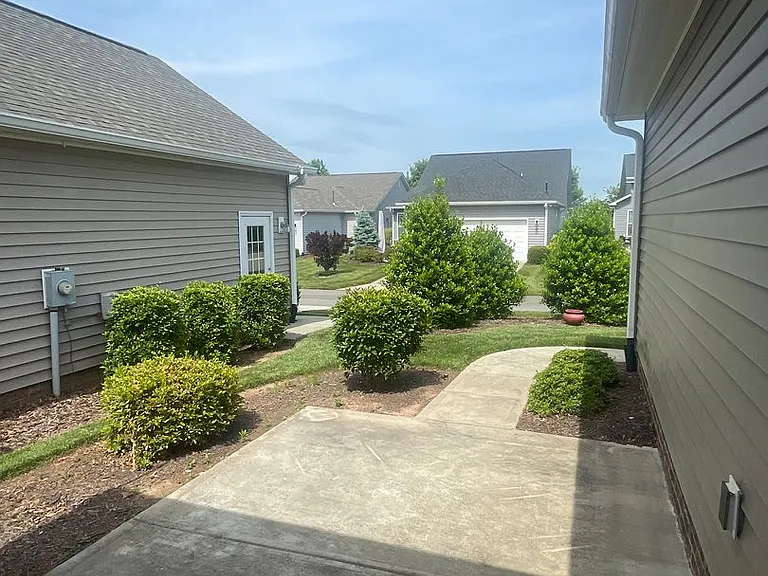 17725 Morehampton Ave — Photo 31