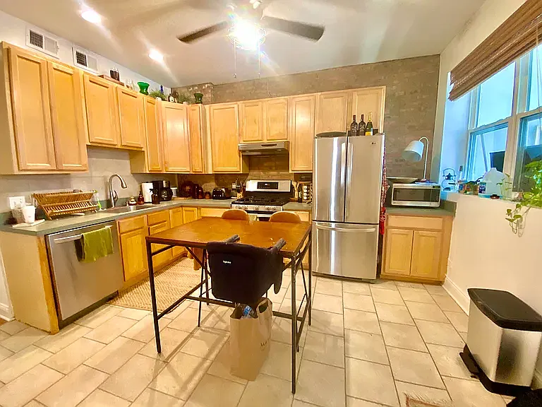 3 bed, $2,500 — Photo 4