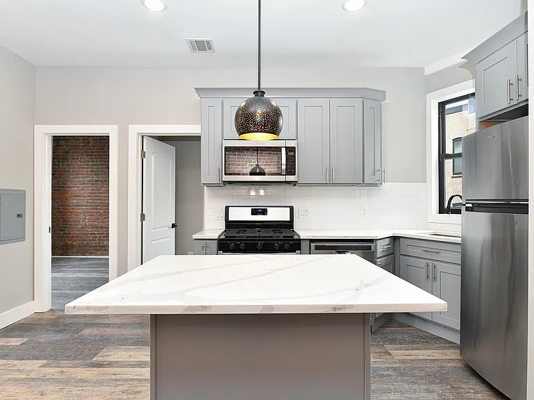 30 63rd St #2R — Photo 5