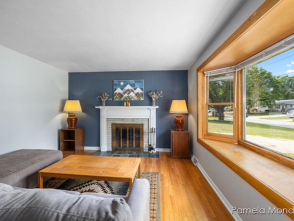 2nd image of 5466 Pinebrook Ave SE