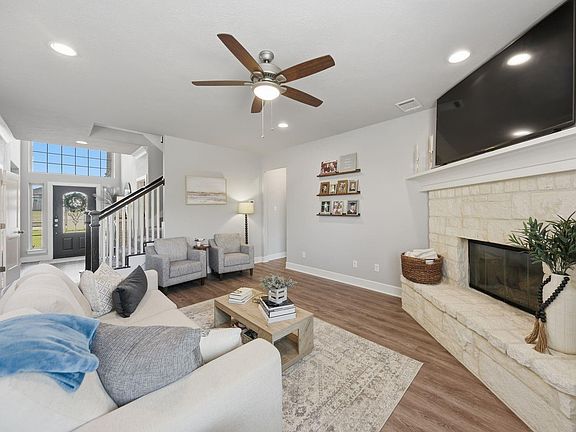 5th image of 1702 Twin Oaks Cir