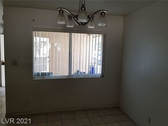 3rd image of 4332 Sawyer Ave