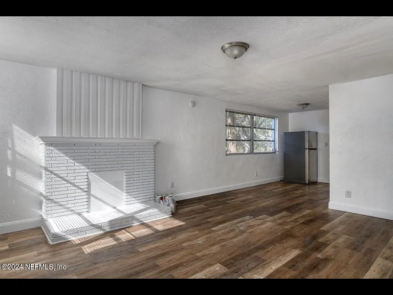 1265 W 26th St #1265 — Photo 3