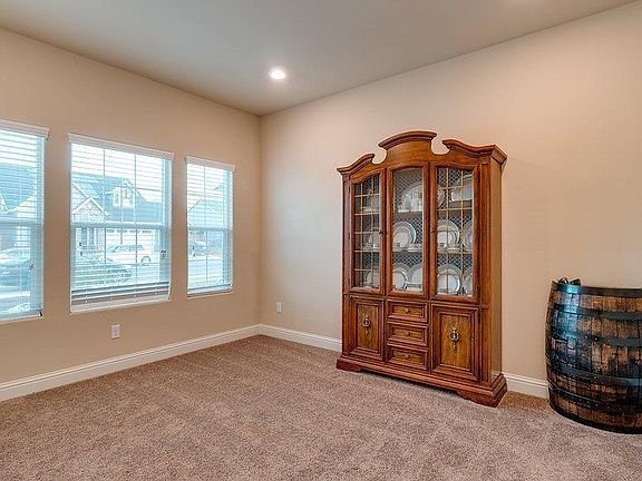 4th image of 9513 Mountain Aspen Ln