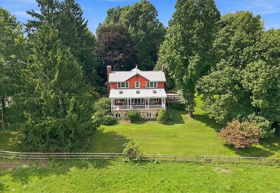 1st image of 121 Brewer Rd