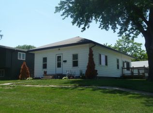 704 S Adams St, Papillion, NE 68046