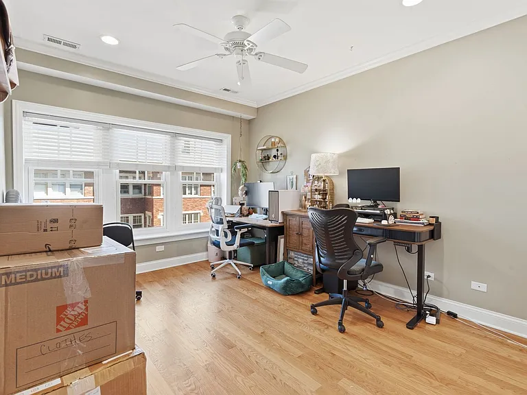 Hinman Court Condos — Photo 50