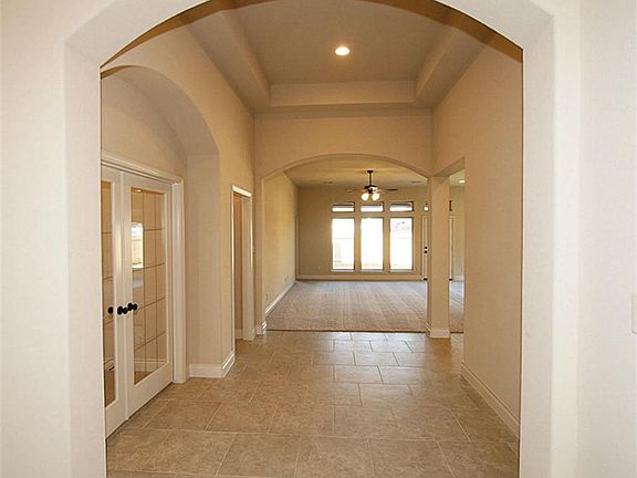 4th image of 2814 Naples Park Ln
