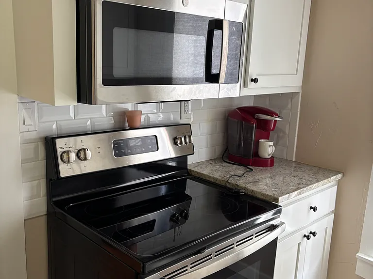 413 N Pecan St — Photo 12