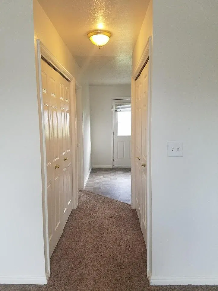 3 bed, 1040 sqft, $1,500 — Photo 3