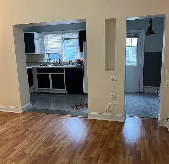 5112 James St — Photo 6