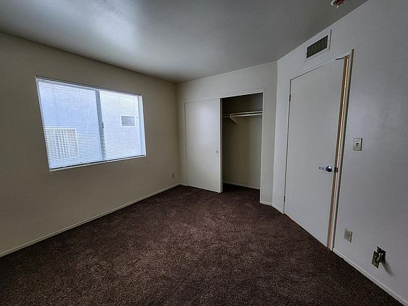 3rd image of 10849 Camarillo St