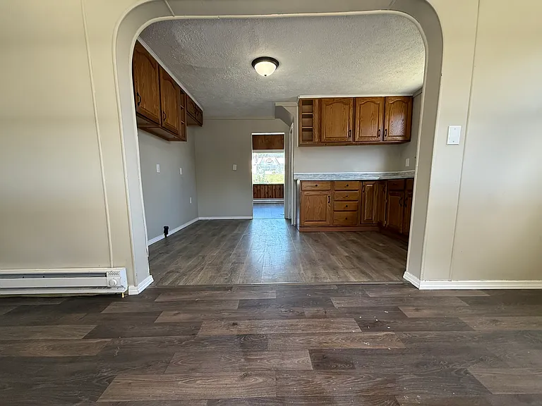 518 Oakvale Rd — Photo 2