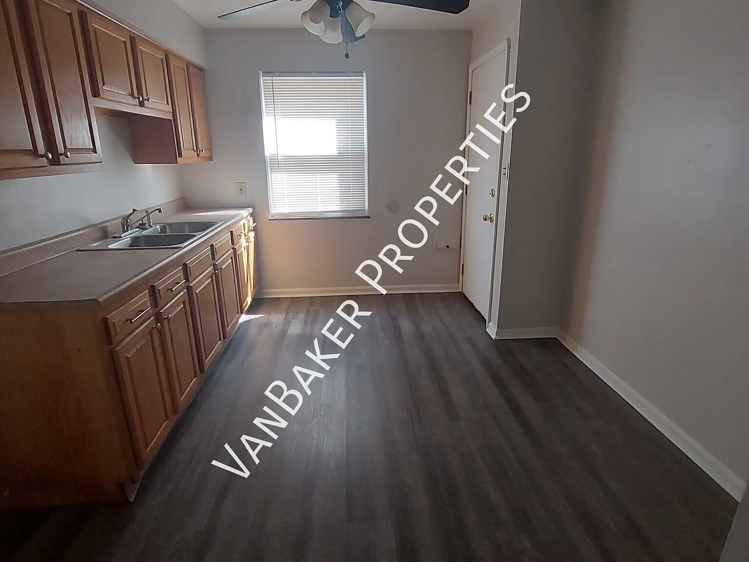 2 bed, $1,300 — Photo 2