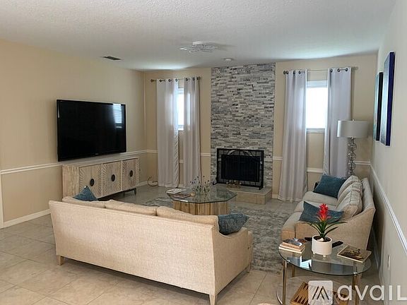 5th image of 1088 Hoover Cir
