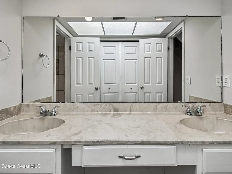 3687 Royal Oak Dr #6 — Photo 18