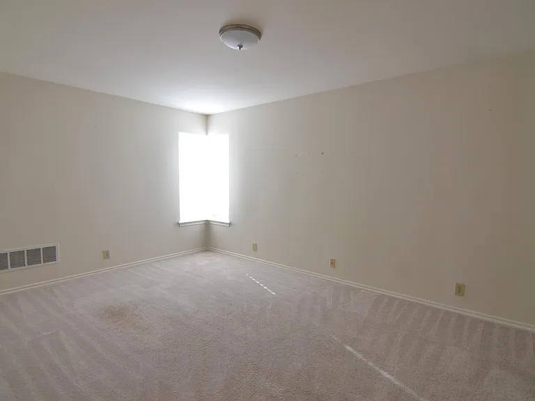 7000 Ivory Ct — Photo 18