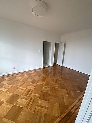 2nd image of 146 Bay 13 St #J