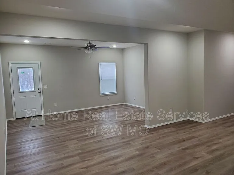 624 S Southgate Dr — Photo 12