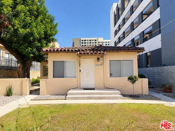 11017 Hartsook St, North Hollywood, CA 91601